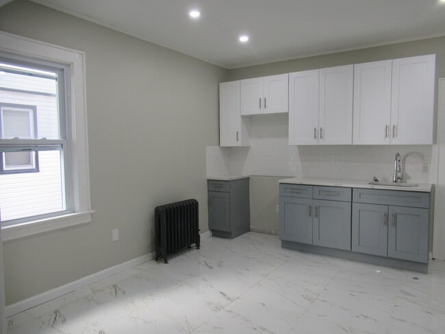 56 Durand Pl, Unit 1 in Irvington, NJ - Building Photo - Building Photo