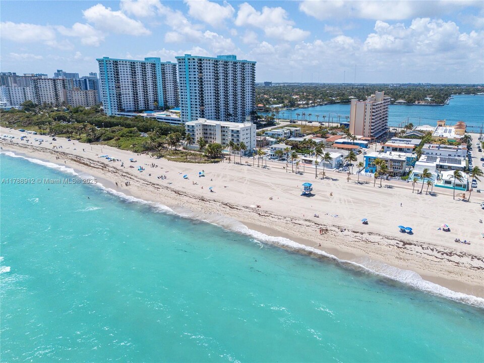 326 Madison St in Hollywood, FL - Building Photo