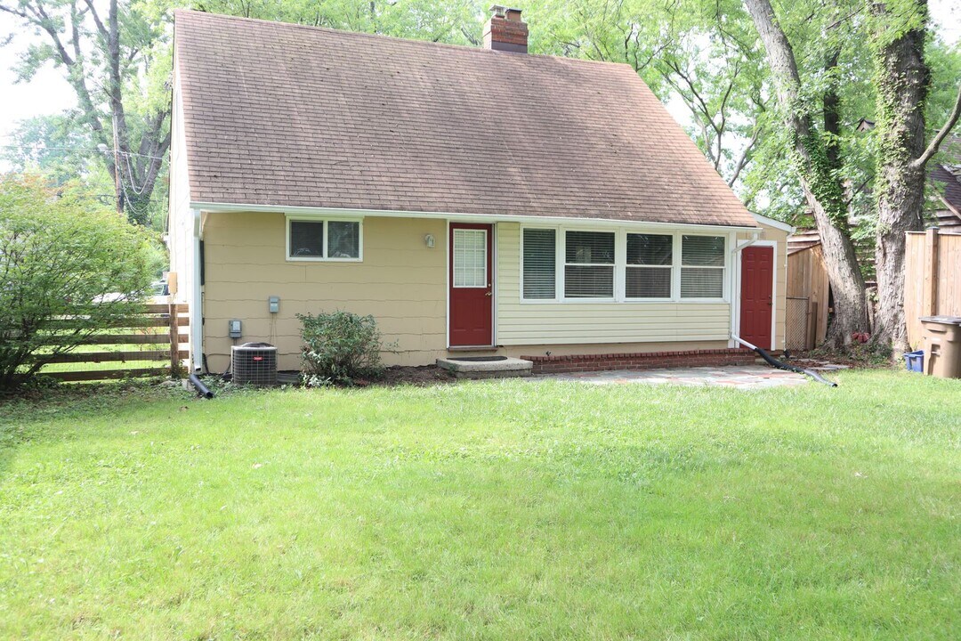 5904 Lemay Rd in Rockville, MD - Building Photo
