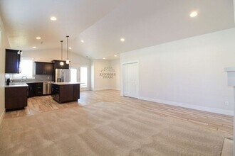 6009 W 41st Ave in Kennewick, WA - Building Photo - Building Photo