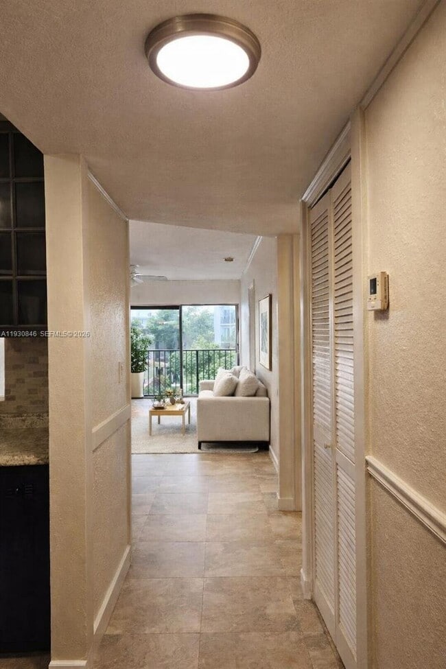 8620 N Sherman Cir in Miramar, FL - Building Photo - Building Photo