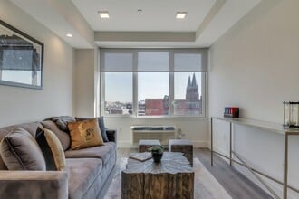 B22 in Bayonne, NJ - Building Photo - Building Photo