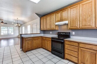 1008 Treys Ct in Sanger, TX - Building Photo - Building Photo