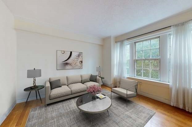 520 Beacon St, Unit 301 in Boston, MA - Building Photo - Building Photo