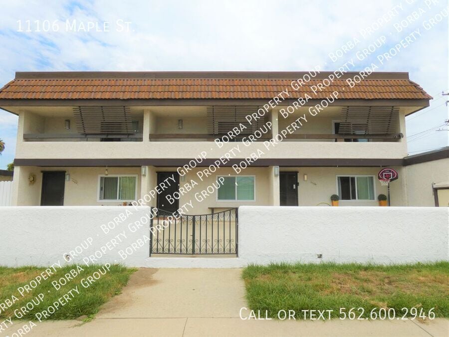 11106 Maple St in Los Alamitos, CA - Building Photo