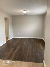 7094 Shady Pine Ct in Jacksonville, FL - Building Photo - Building Photo