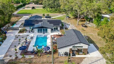 1851 Royal Oak Pl E in Dunedin, FL - Building Photo - Building Photo