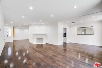 11326 Isleta St in Los Angeles, CA - Building Photo - Building Photo