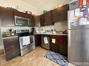 172 Bigelow St in Boston, MA - Foto de edificio - Building Photo