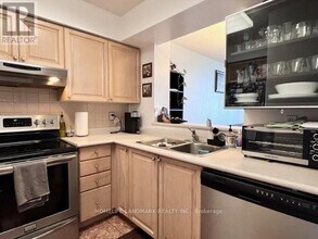 35 Empress Ave in Toronto, ON - Building Photo - Building Photo