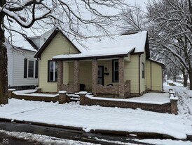 828 S West St in Shelbyville, IN - Building Photo