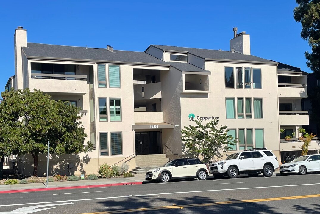 1456 San Carlos Ave, Unit 305 in San Carlos, CA - Building Photo
