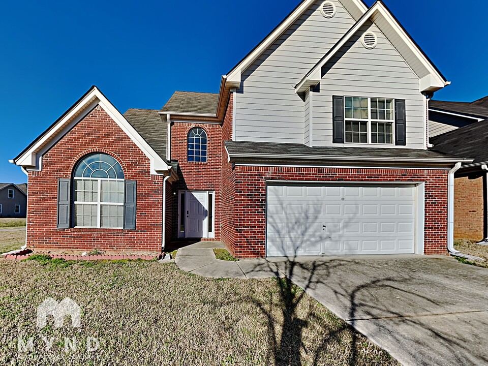 492 Townsend Bend in Stockbridge, GA - Building Photo