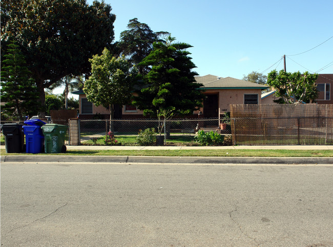 3802 W 106th St in Inglewood, CA - Building Photo - Building Photo