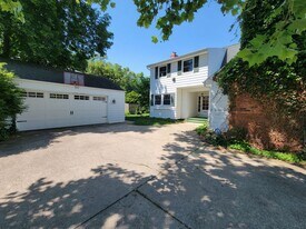 2033 Portage Ave in South Bend, IN - Building Photo