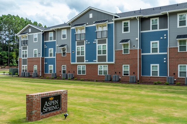 Aspen Spring in Raleigh, NC - Building Photo - Building Photo