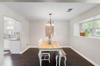 5747 Rutherglenn Dr in Houston, TX - Building Photo - Building Photo