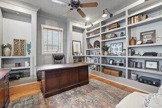 221 E Park Ave in Savannah, GA - Building Photo - Building Photo