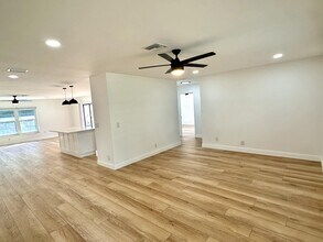 127 Cordoba Cir in Royal Palm Beach, FL - Building Photo - Building Photo