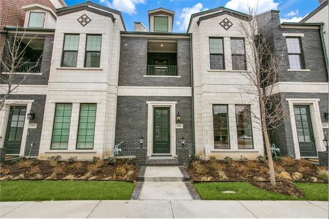 256 Crockett St in Roanoke, TX - Building Photo