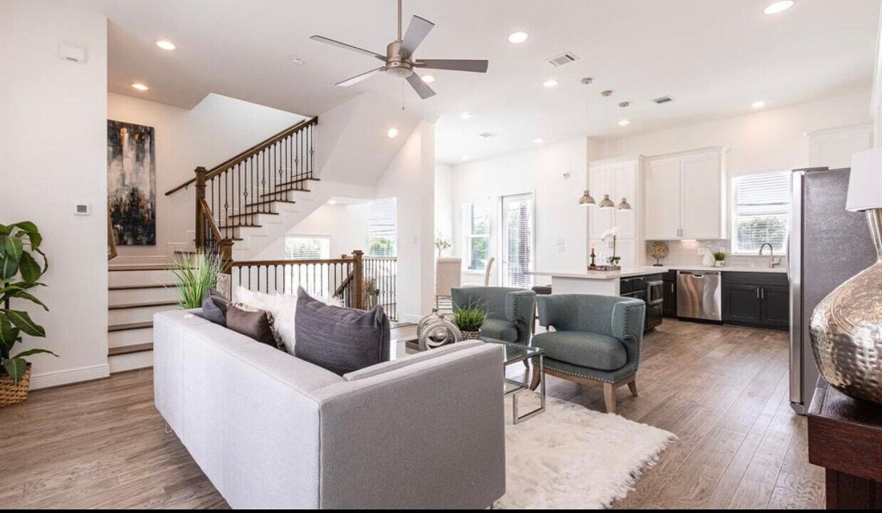 2718 McGowen St in Houston, TX - Foto de edificio