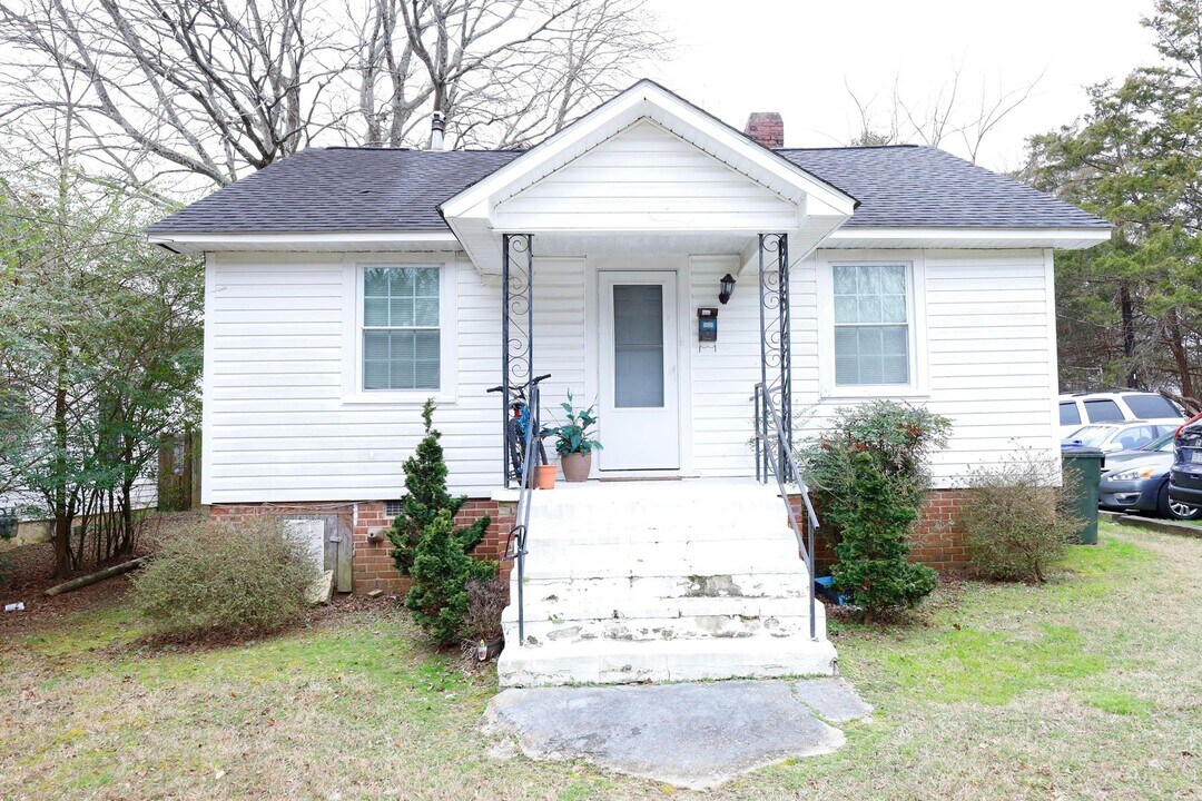 703 Church St in Chapel Hill, NC - Building Photo