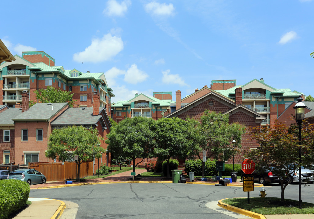 The Colecroft Community in Alexandria, VA - Building Photo