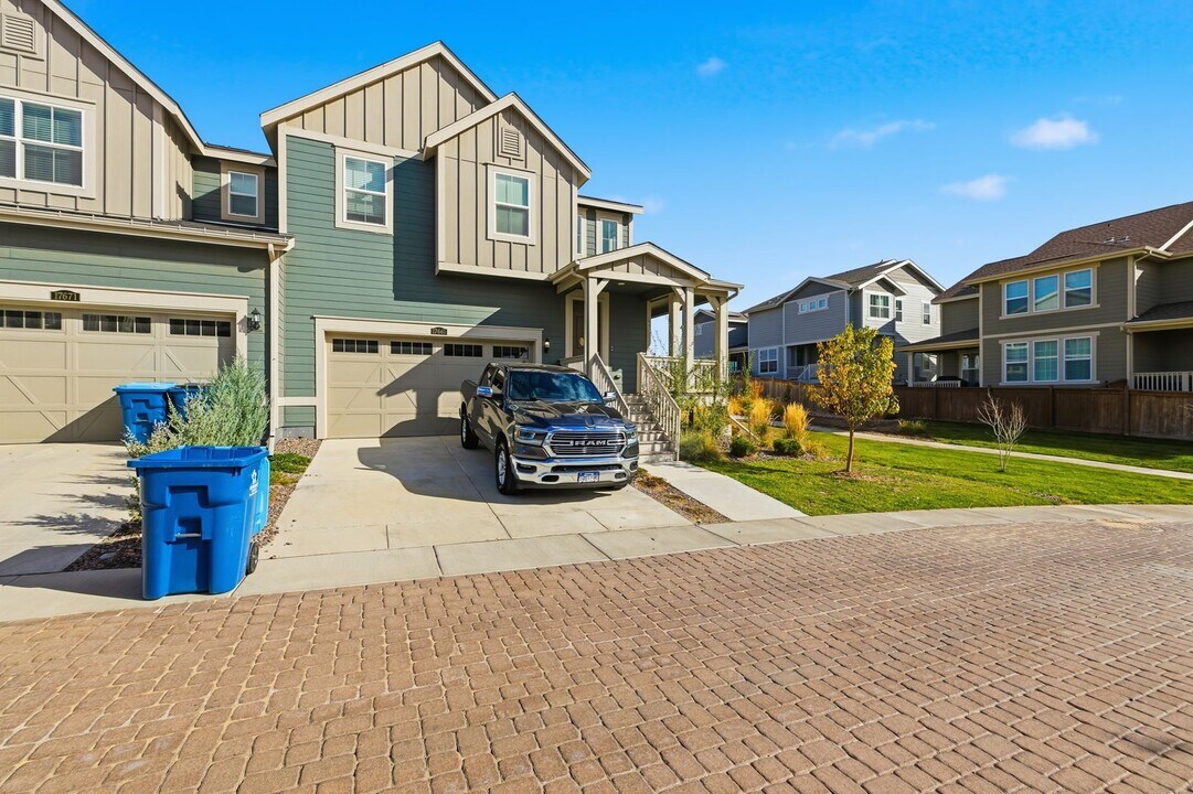 17661 E 95th Pl in Commerce City, CO - Building Photo