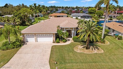 1811 SE 37th Terrace in Cape Coral, FL - Foto de edificio - Building Photo