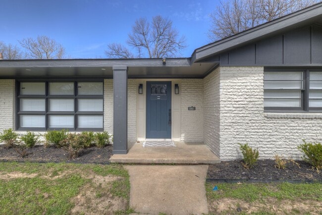3161 E 38th Pl in Tulsa, OK - Foto de edificio - Building Photo