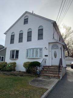 60 Central Pkwy in Huntington, NY - Building Photo