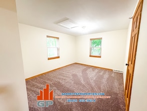 18 Valade Rd in Burlington, VT - Building Photo - Building Photo
