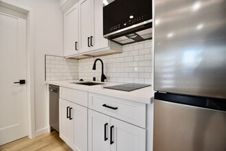 5754 Colfax Ave in Los Angeles, CA - Building Photo - Building Photo