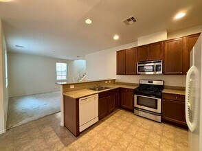 7736 Pista Way in Las Vegas, NV - Building Photo - Building Photo