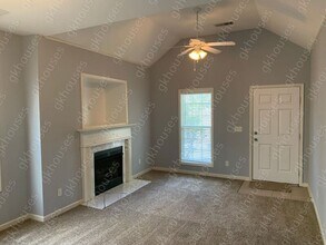 145 Village Dr in Calera, AL - Building Photo - Building Photo