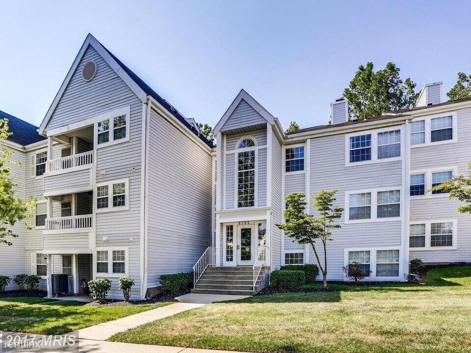 8385 Montgomery Run Rd in Ellicott City, MD - Building Photo