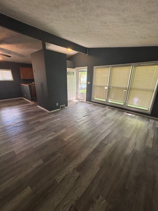 1793 Sheffield Dr in Akron, OH - Building Photo - Building Photo