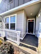 8790 SW Schmidt Loop in Tigard, OR - Building Photo - Building Photo
