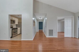 6640 Lake Park Dr-Unit -3B in Greenbelt, MD - Building Photo - Building Photo