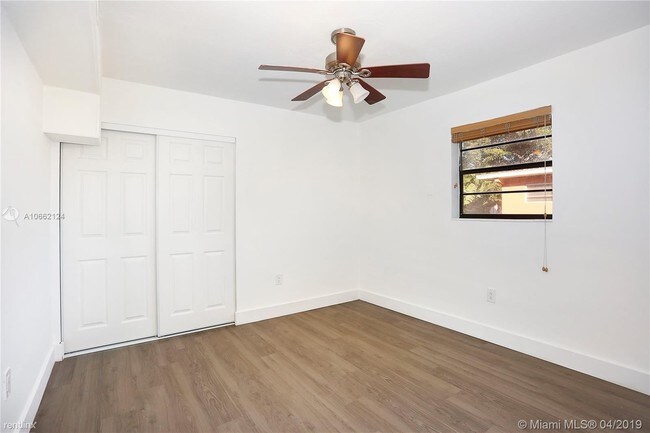 3240 Mary St in Miami, FL - Building Photo - Building Photo