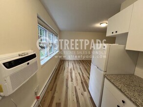 2018 Commonwealth Ave in Boston, MA - Building Photo - Building Photo