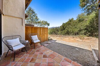 986 Miramonte Dr in Santa Barbara, CA - Building Photo - Building Photo