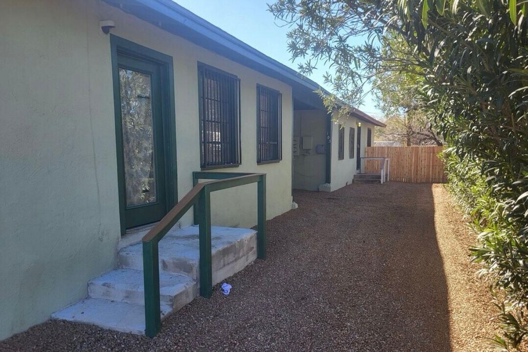 103 W Kelso St in Tucson, AZ - Building Photo