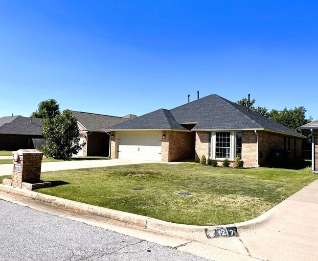 1221 NW 138th St in Edmond, OK - Building Photo - Building Photo
