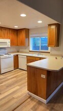 396 Crystal Dr-Unit -362 in Eagle Point, OR - Building Photo - Building Photo