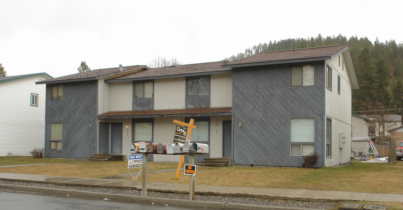 1908 N 13th St in Coeur d'Alene, ID - Foto de edificio