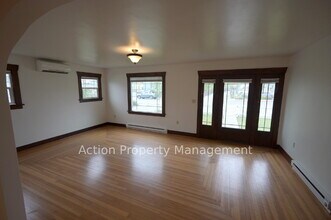 178 W Spruce St in Sequim, WA - Building Photo - Building Photo