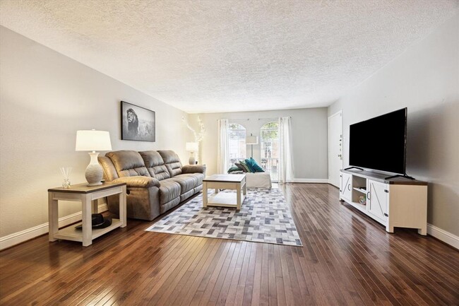 503 N Post Oak Ln in Houston, TX - Building Photo - Building Photo