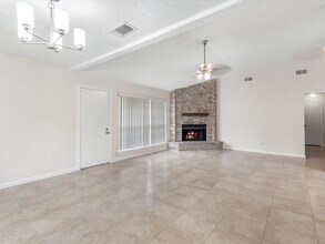 13515 Wimbledon Oaks Dr in Houston, TX - Building Photo - Building Photo