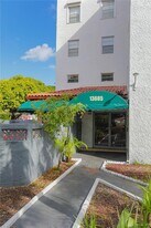 13685 NE 10th Ave in North Miami, FL - Building Photo